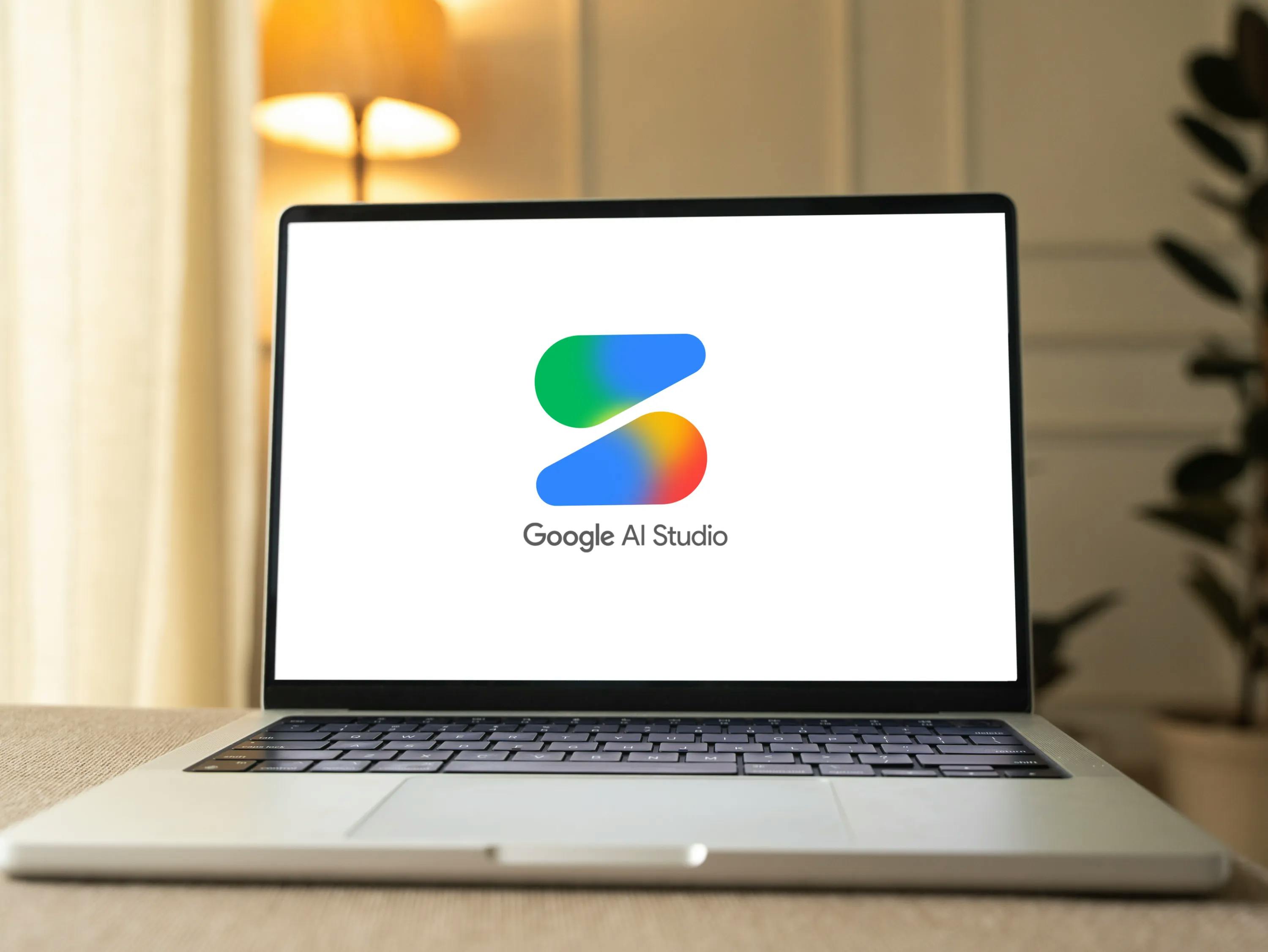 Google AI Studio: AI in eigen regie