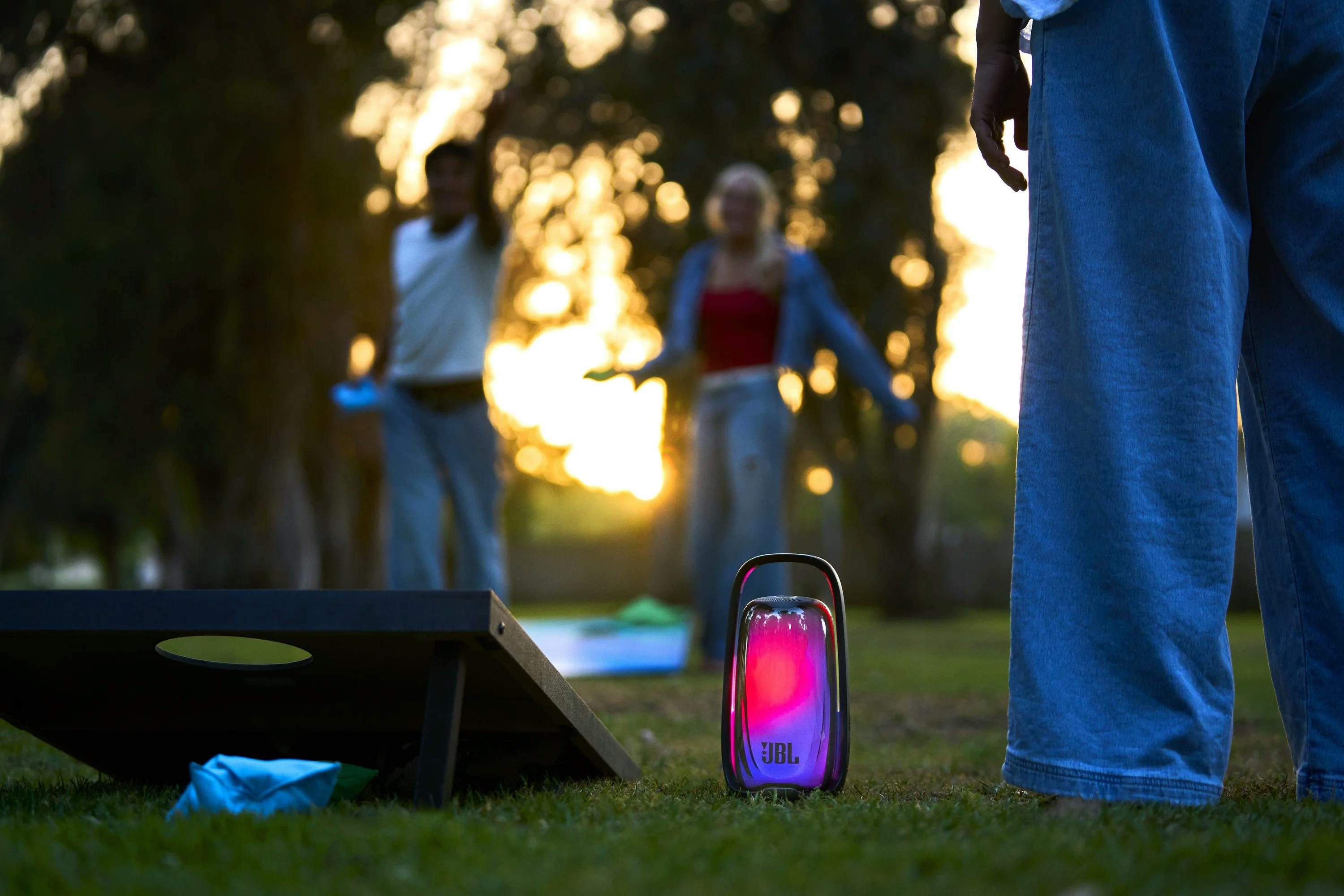 JBL Pulse 6 krijgt verlichte handgreep, Auracast en 360-gradenlichtshow