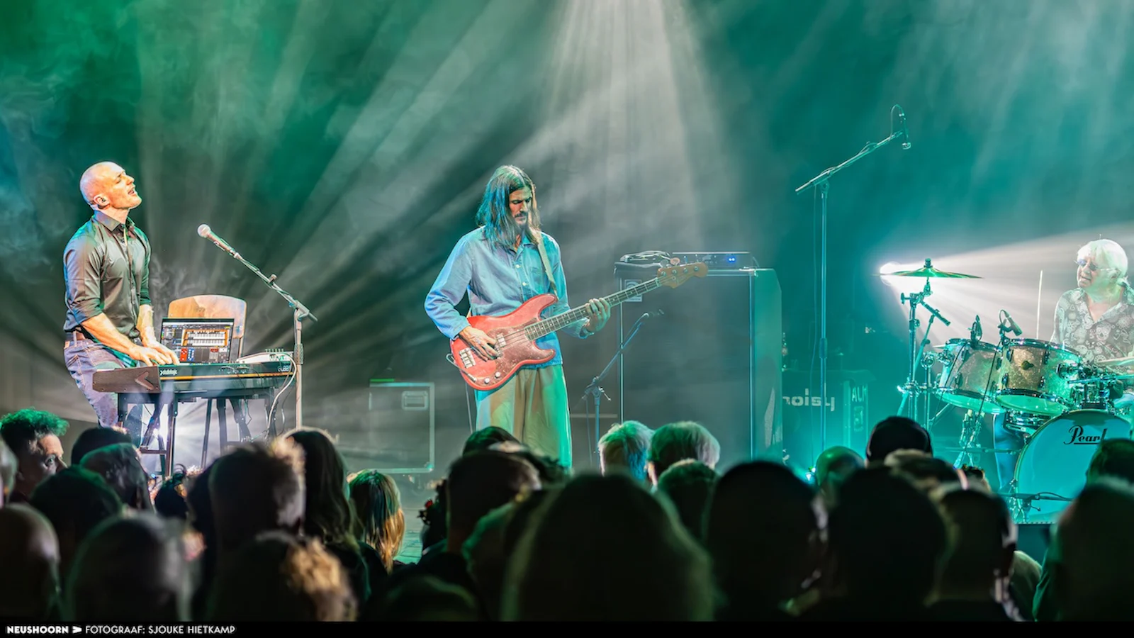 Concertfotografie: zo behoud je sfeer bij weinig en gekleurd licht