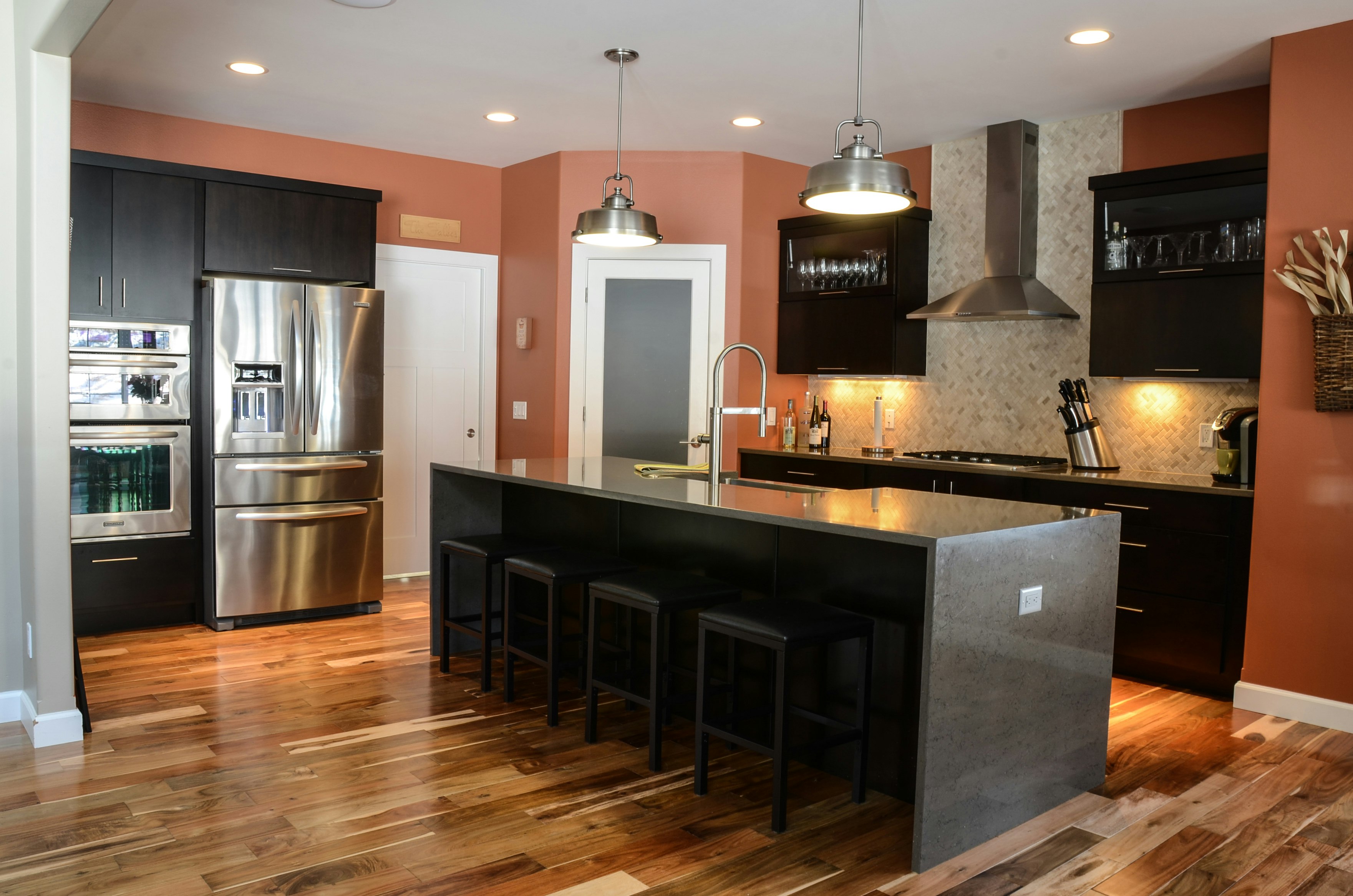 Kitchens cabinets gallery photo featuring a Townhouse, Maple, Java finished product.