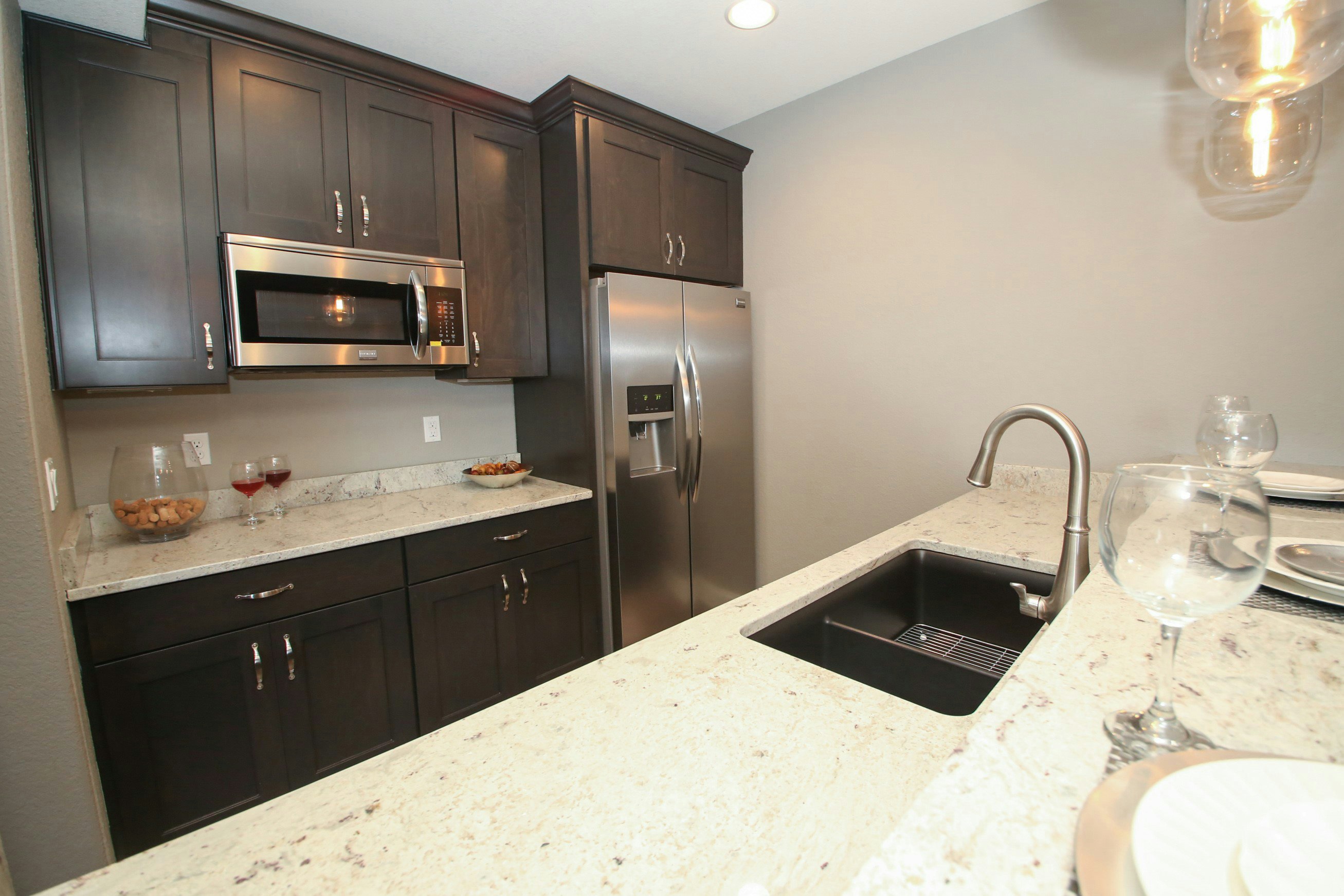 Kitchens cabinets gallery photo featuring a Dawson, Maple, Mocha finished product.