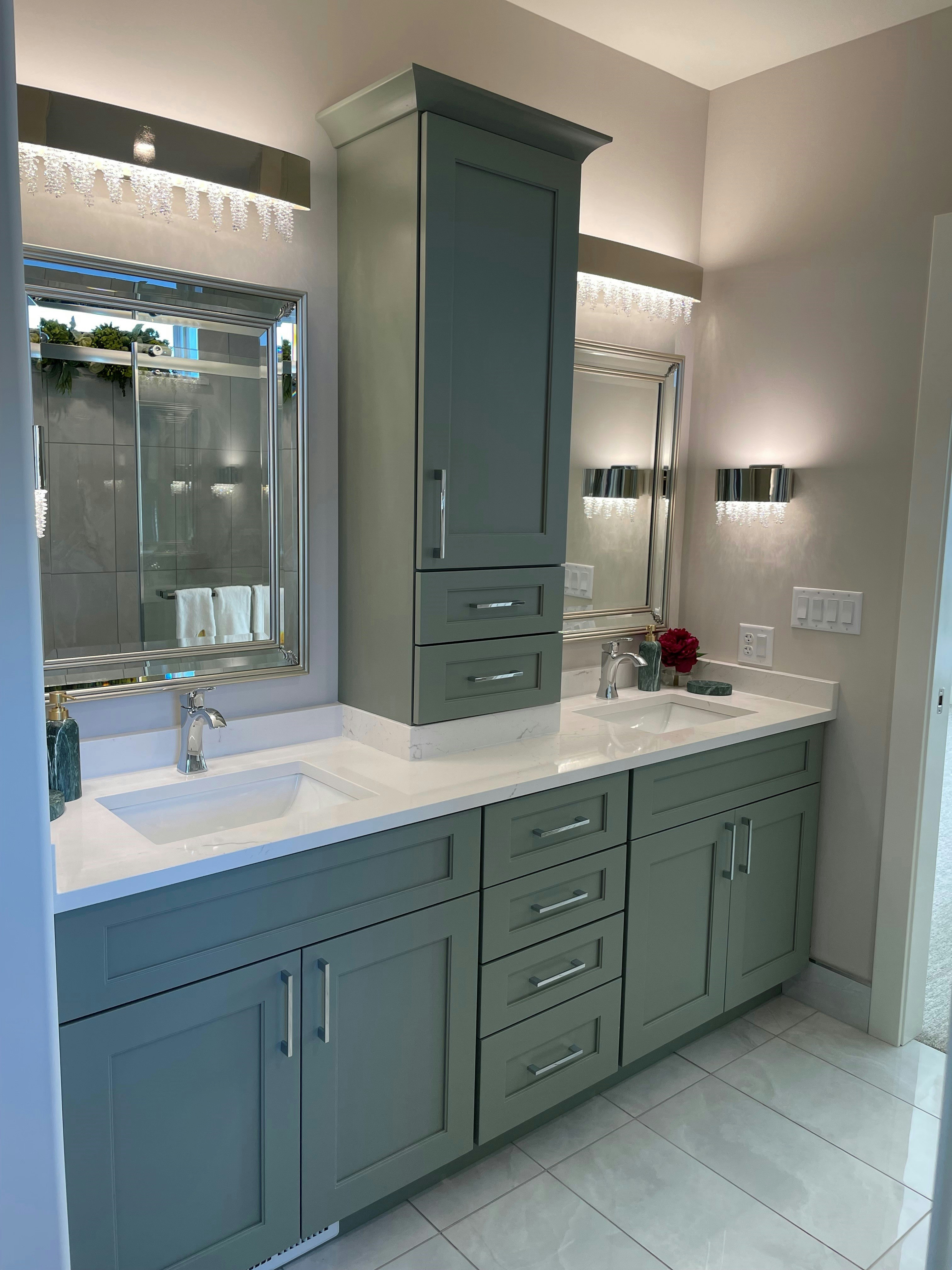 Bathrooms cabinets gallery photo featuring a Dawson, Painted Maple, Moss finished product.