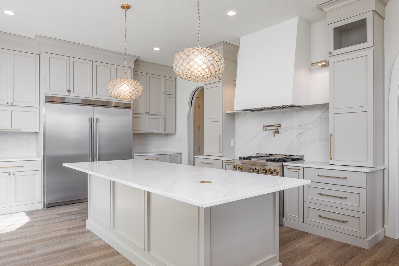 Kitchens cabinets gallery photo featuring a Shaw, Painted Maple, Bisque finished product.