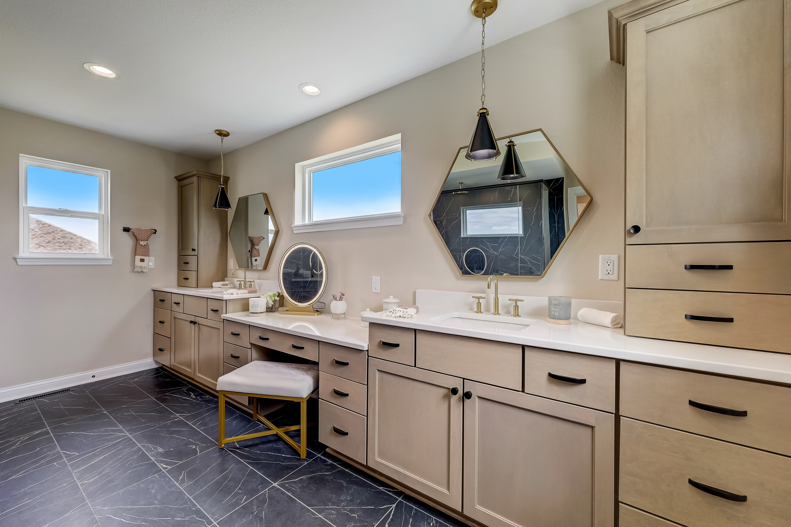 Dover • Maple • North Pier