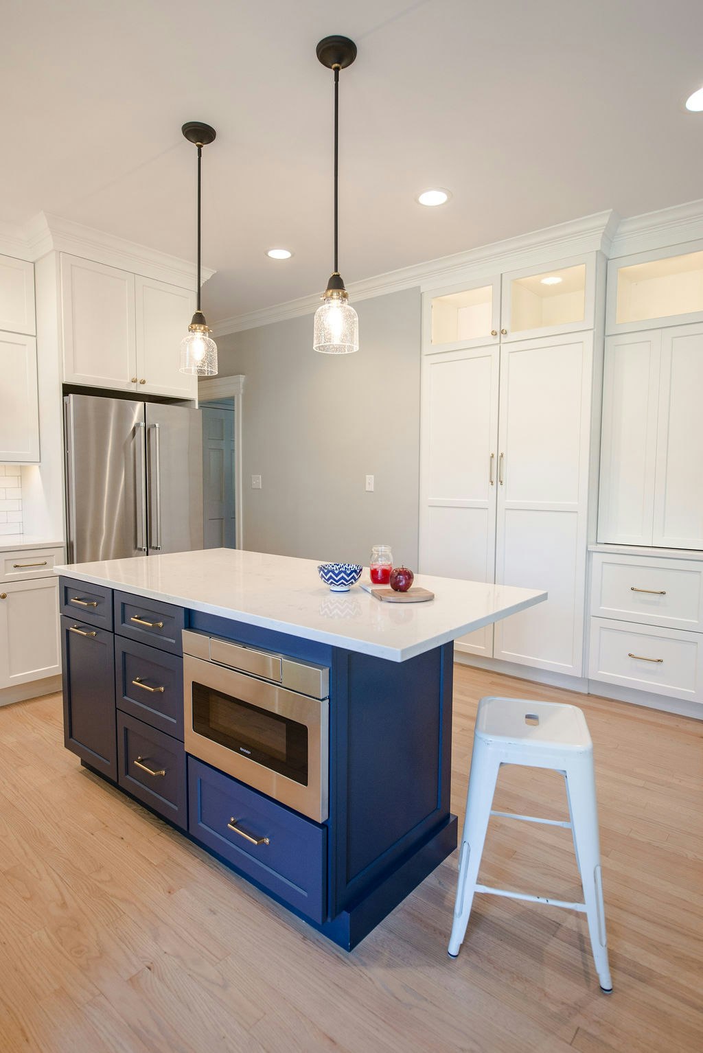 Kitchens cabinets gallery photo featuring a Lexington, Painted Maple, White Ice + Nautical finished product.
