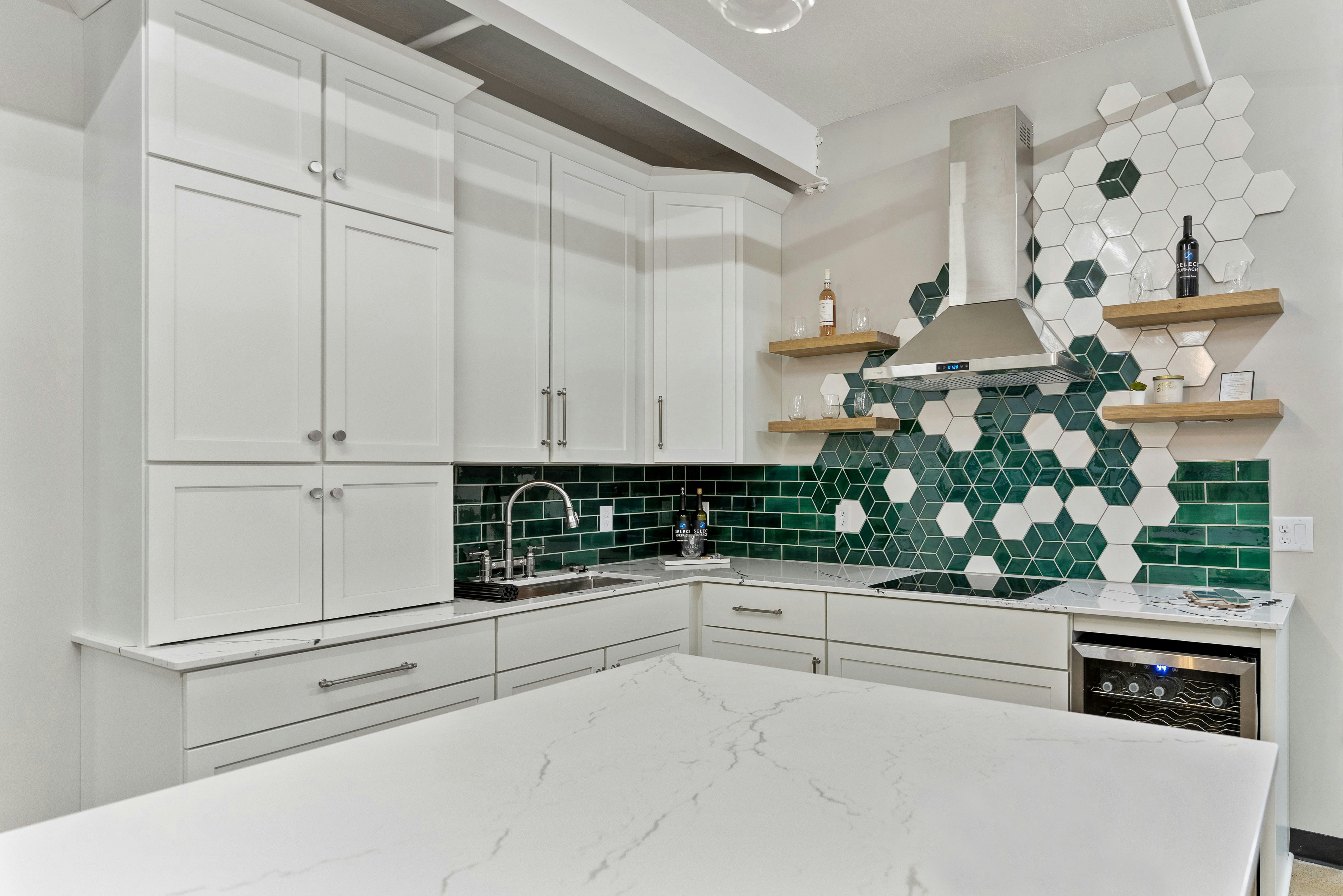 Kitchens cabinets gallery photo featuring a Lexington, Painted Maple, Lily finished product.