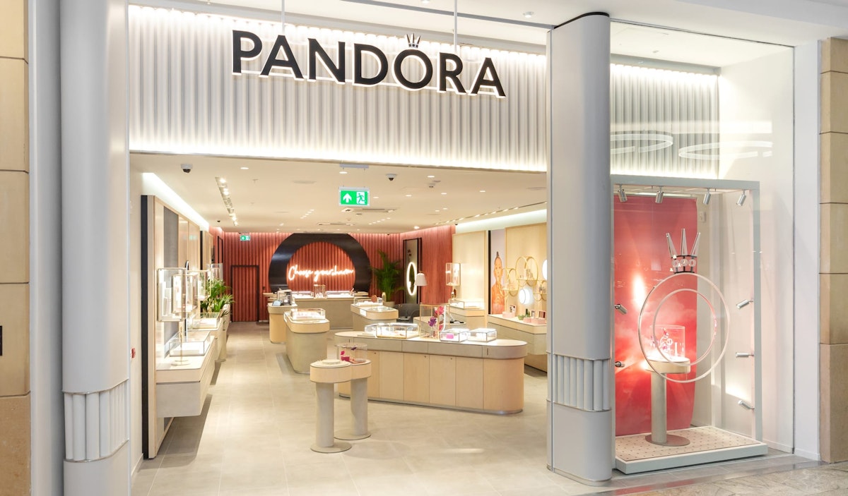 Pandora Huỳnh Thúc Kháng - Không gian mua sắm thanh lịch bậc nhất Sài thành