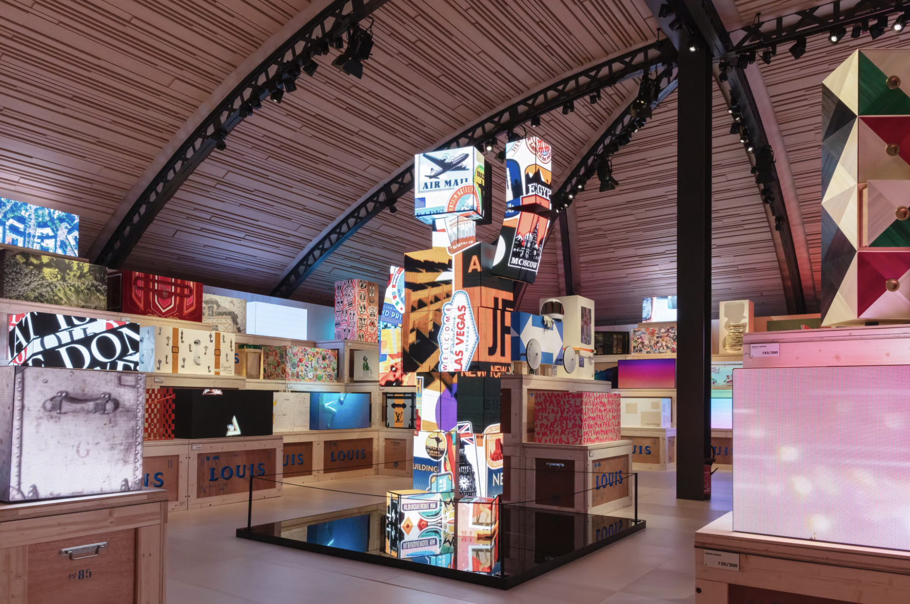 Có gì tại 200 Trunks 200 Visionaries The Exhibition của Louis Vuitton #24 Có gì tại 200 Trunks 200 Visionaries The Exhibition của Louis Vuitton