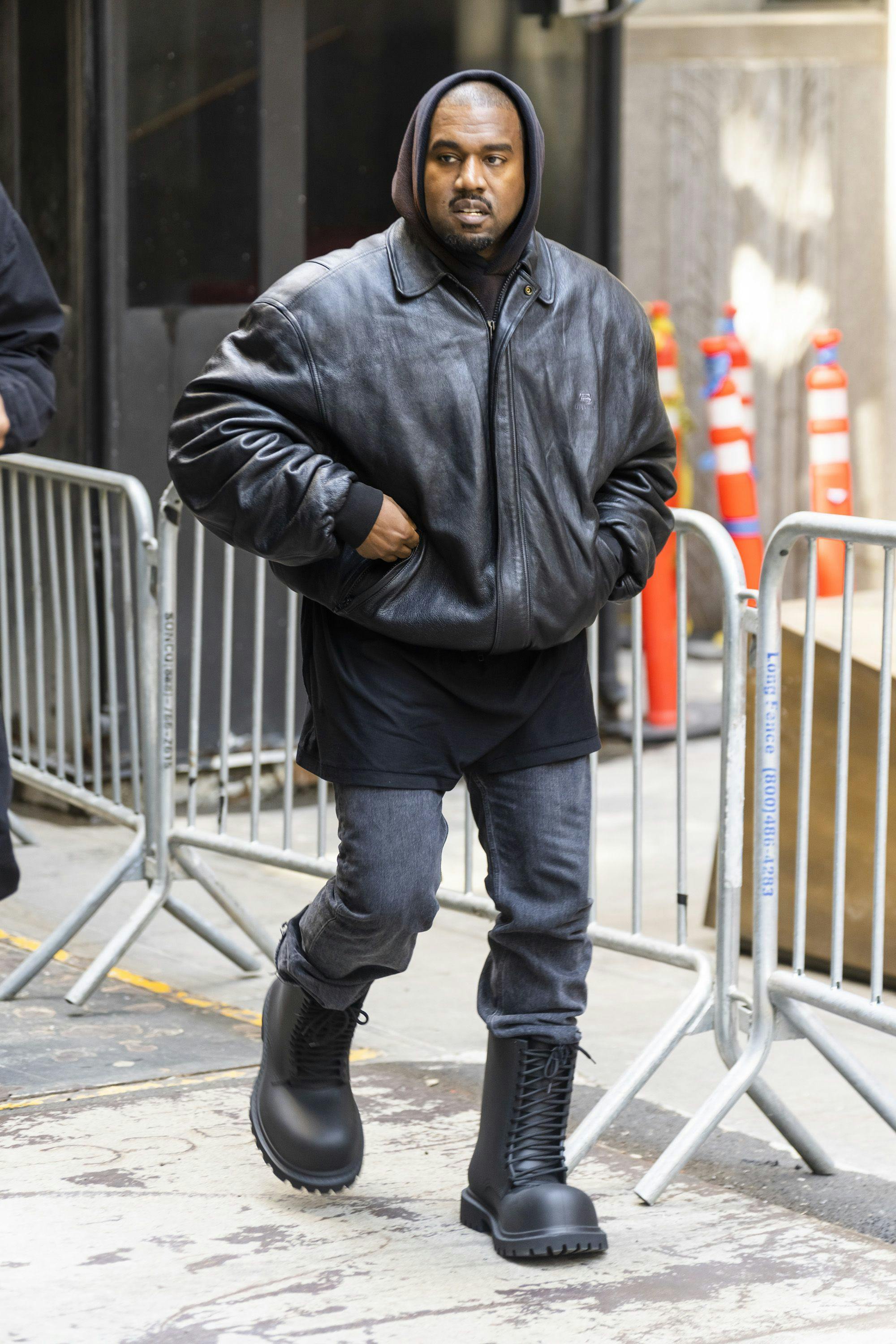 Nhìn lại cuộc cách mạng thời trang của Kanye West