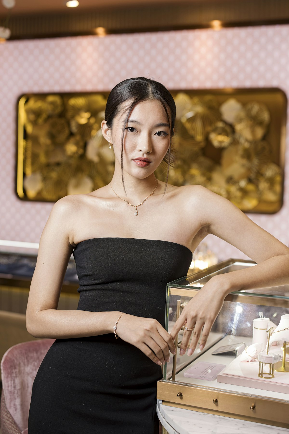 Lee Hwa tái khai trương cửa hàng tại Ion Ochard