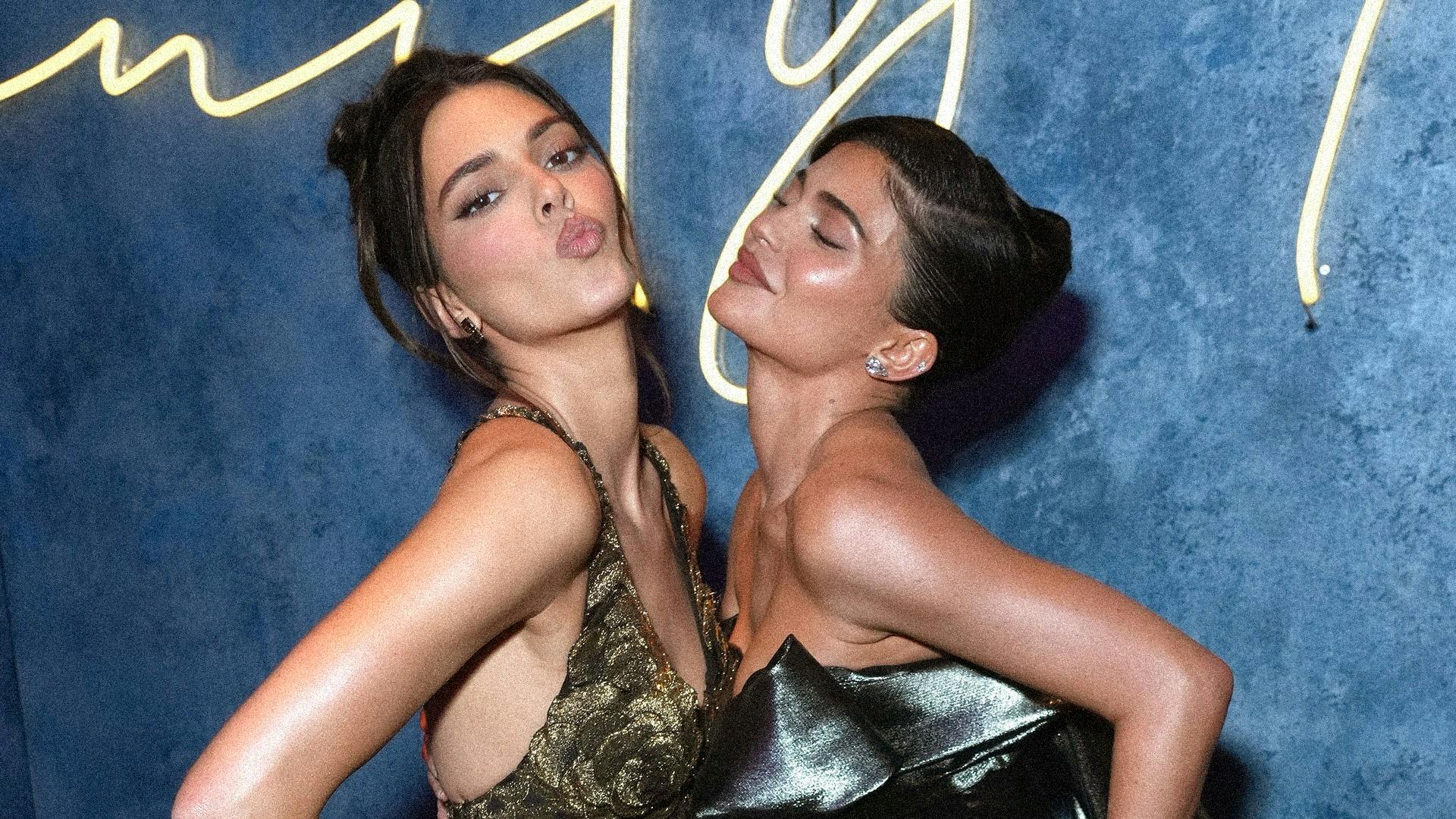 Kendall Jenner vs Kylie Jenner - Ai mặc đẹp hơn?