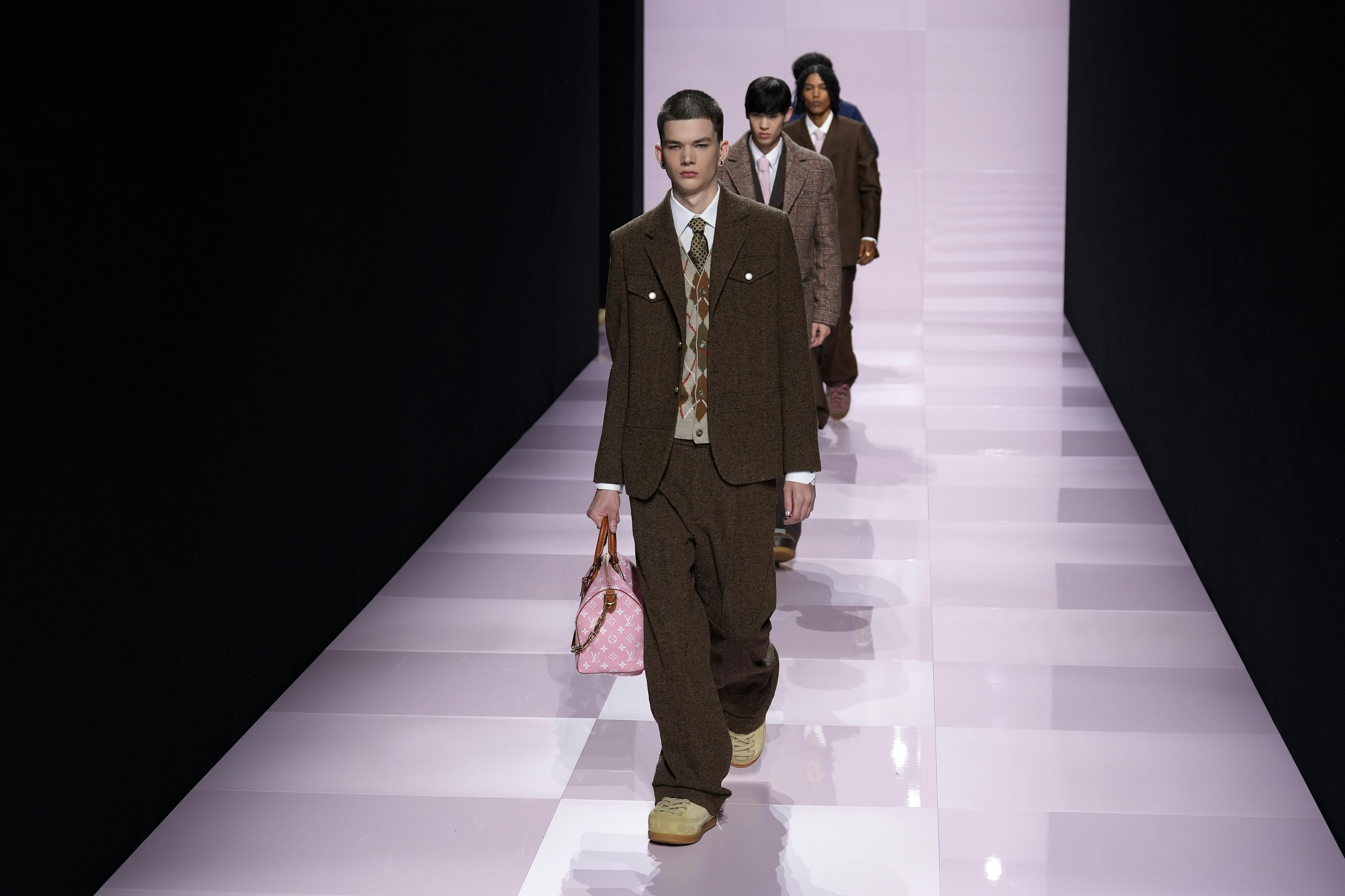 Louis Vuitton FW25 Menswear: Phá vỡ những lý tưởng của thời trang dạo phố đầy thanh lịch