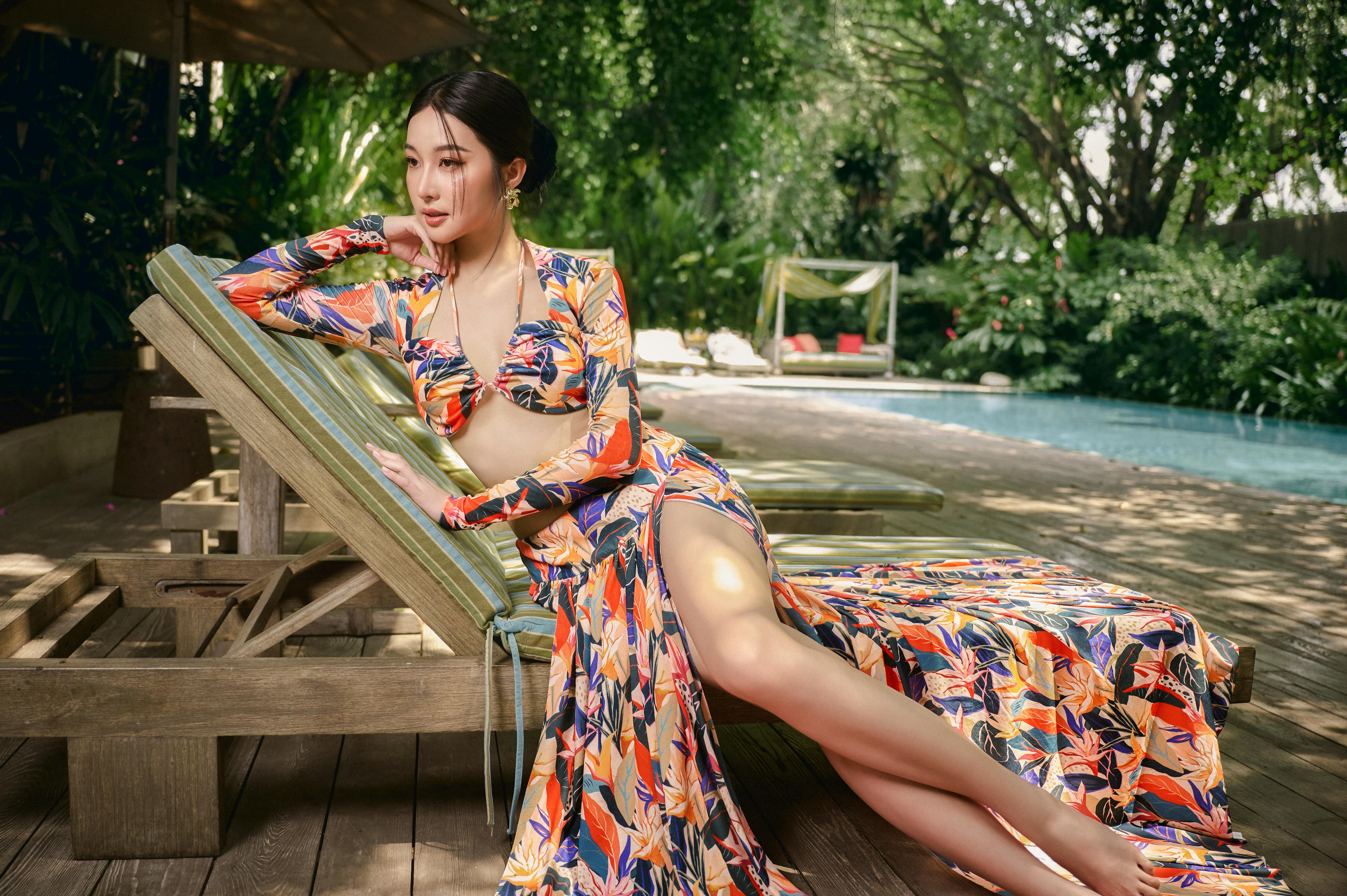 Bộ sưu tập "Paradise Glow" mang đến đa dạng mẫu váy