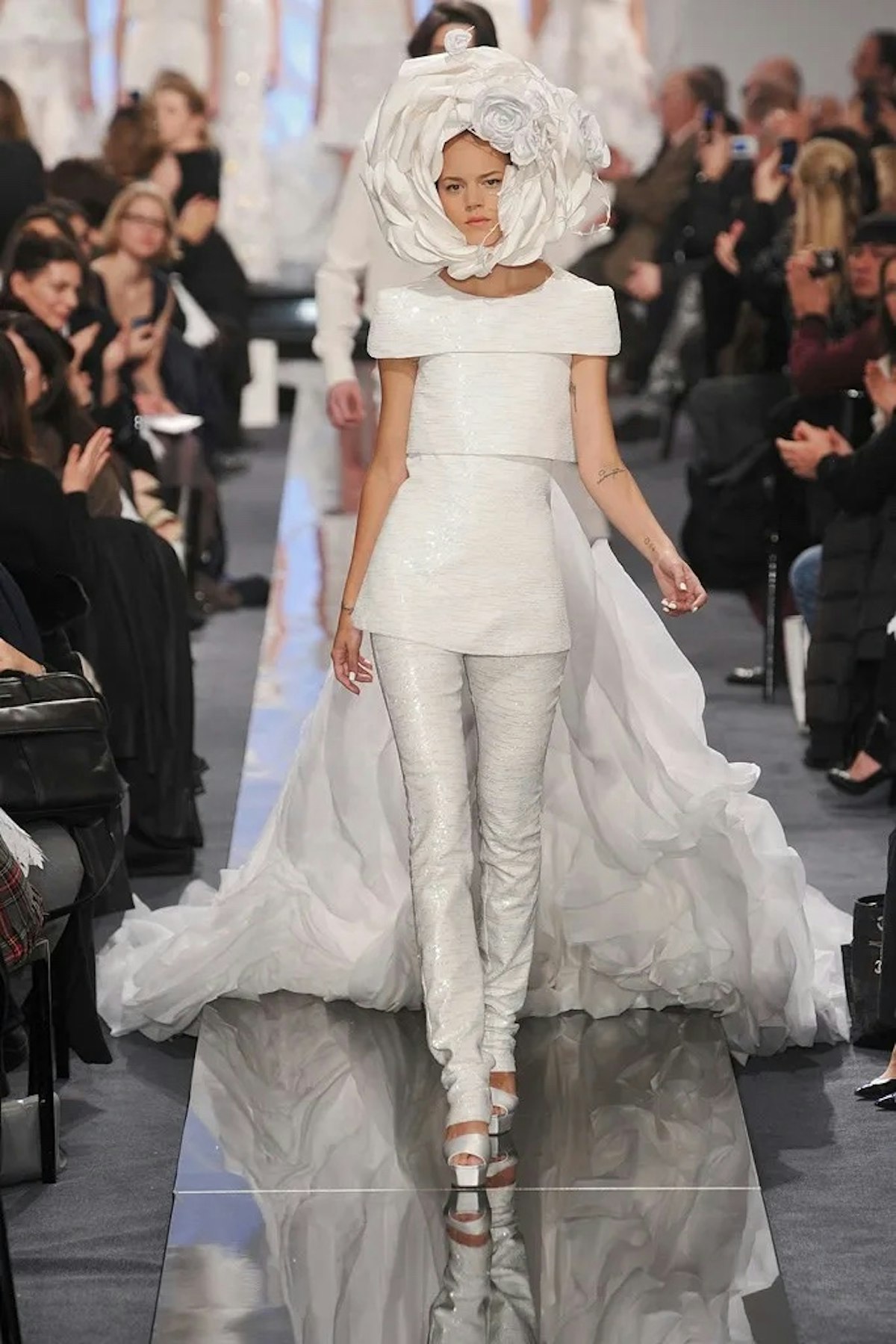 Los vestidos de novia más icónicos de Chanel: fotos de la pasarela de  vestidos de novia d
