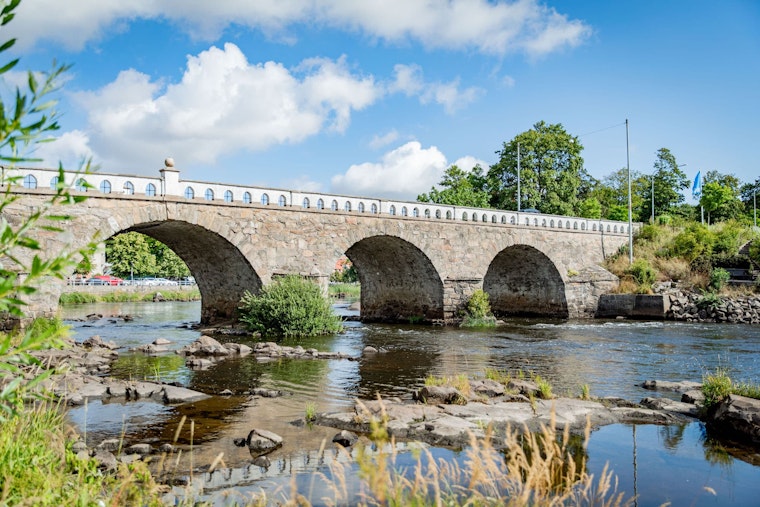 Tullbron