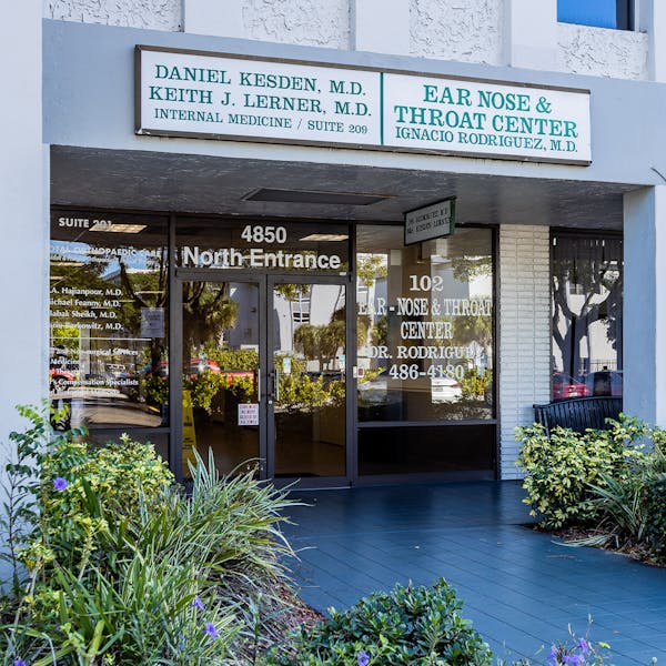Closed - 4850 West Oakland Park Blvd, Fort Lauderdale media