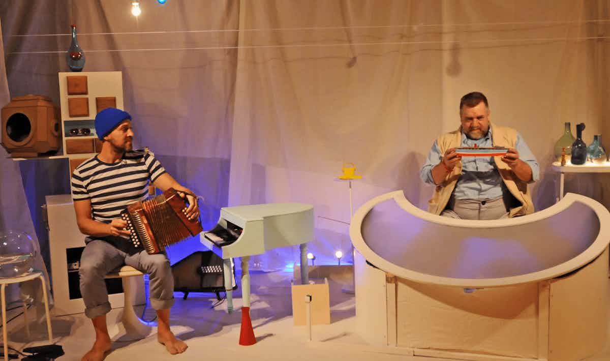 Flots.jpg Flots, tout ce qui brille voit