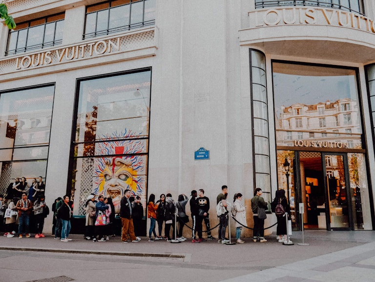 Black Friday Line