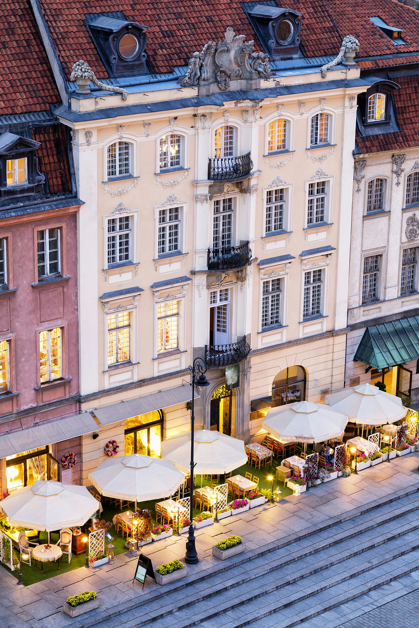 Restaurang med uteservering i Warszawa