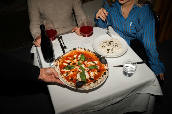 Why do restaurants play music? The psychology of restaurant sales