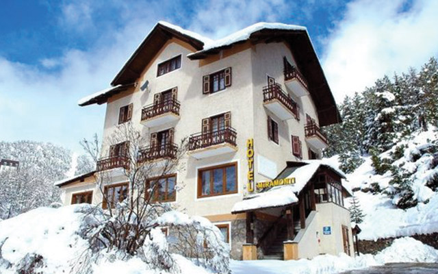 How Much Do School Ski Trips Really Cost? image-1632303204927 image