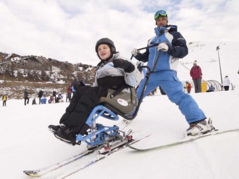 People skiing