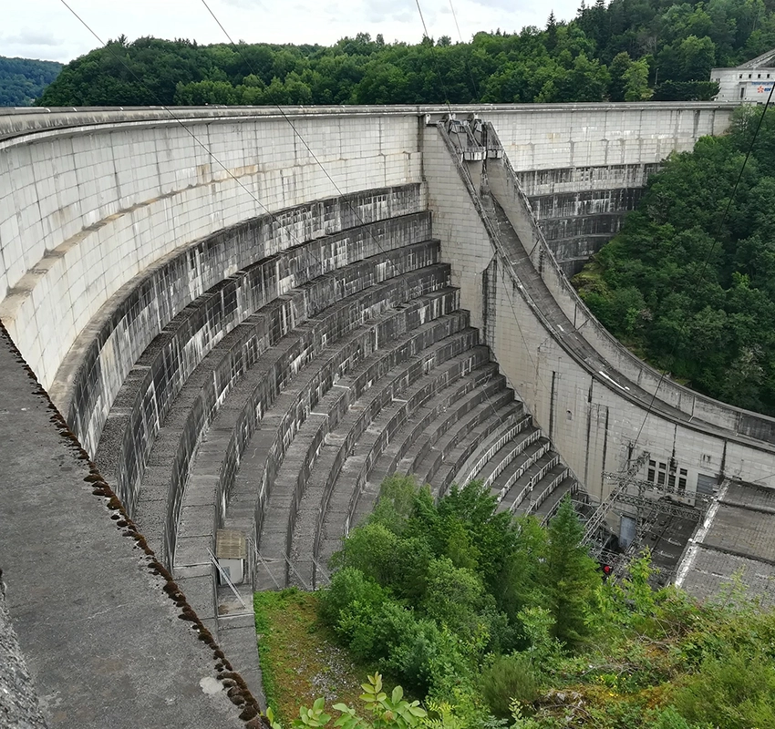 Bort-les-Orgues Hydroelectric Dam