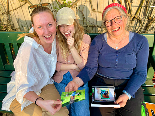 Schaut euch in unserem Dorf mal um.