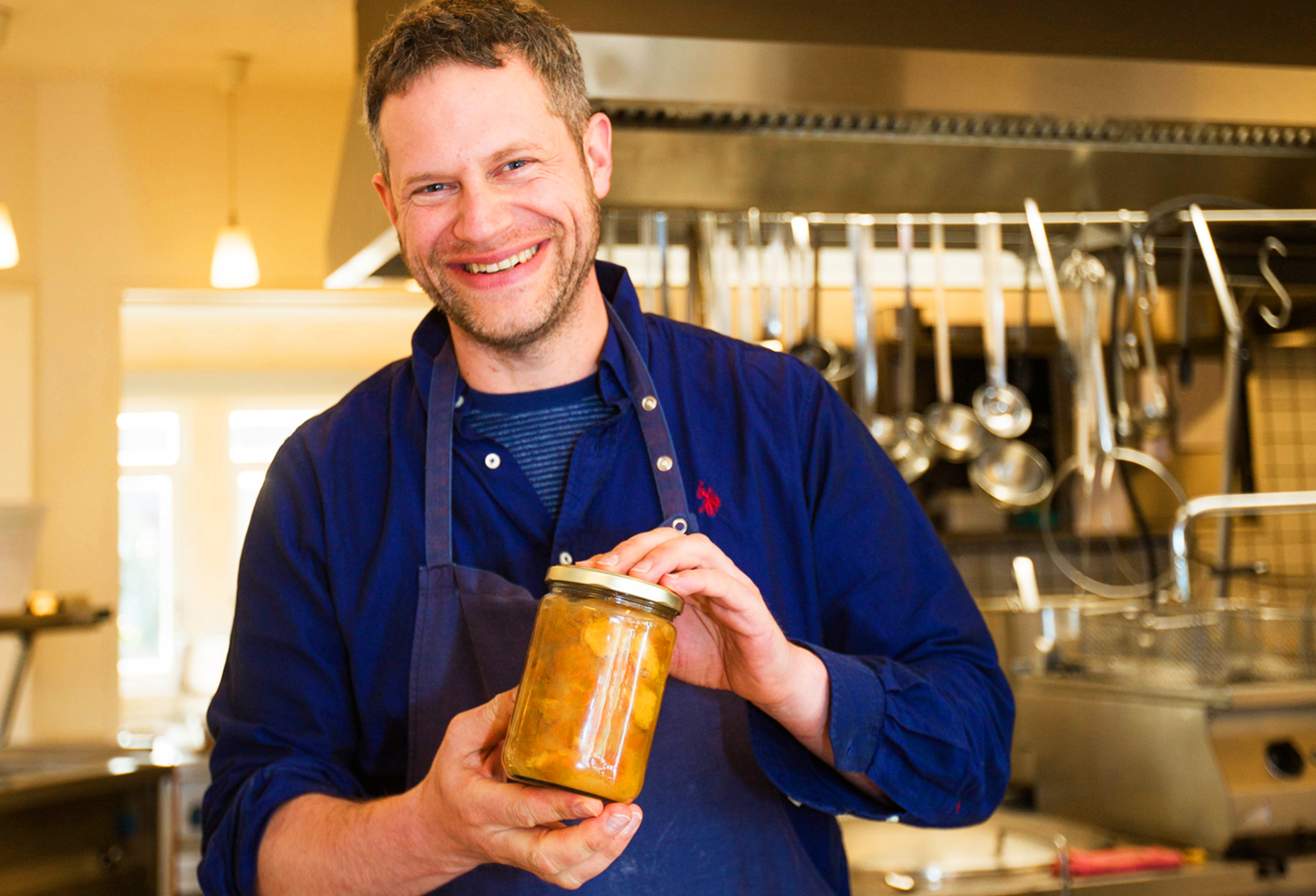 Schaut euch in unserem Dorf mal um.
