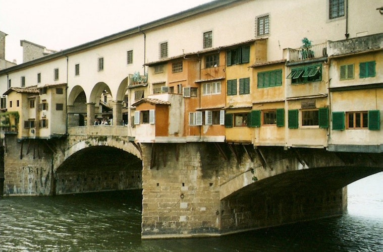 Photo of the area of Ponte Vecchio in Florence where is Biscioni Gioielli