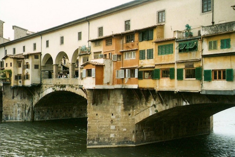 Photo of the area of Ponte Vecchio in Florence where is Biscioni Gioielli