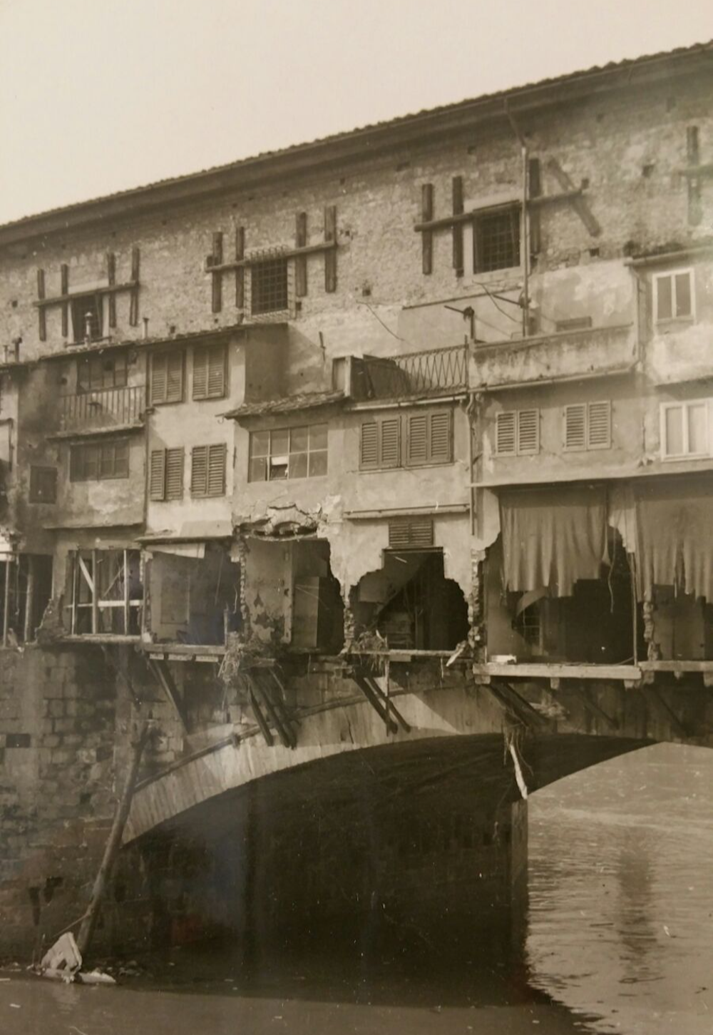 Foto in bianco e nero di Ponte Vecchio fatta dal Signor Biscioni