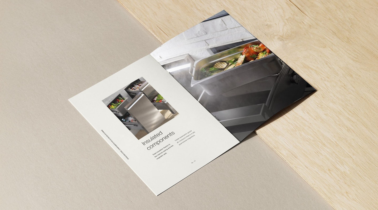 ronda brochure mockup