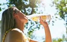 Hur mycket vatten ska man dricka per dag? Hur mycket vatten ska man dricka per dag?