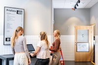 Unga personer som är på Min Doktors mottagning Unga personer som ska vaccinera sig