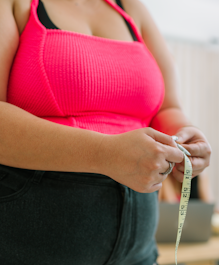 Bild på person med övervikt Överviktig person som vill gå ner i vikt