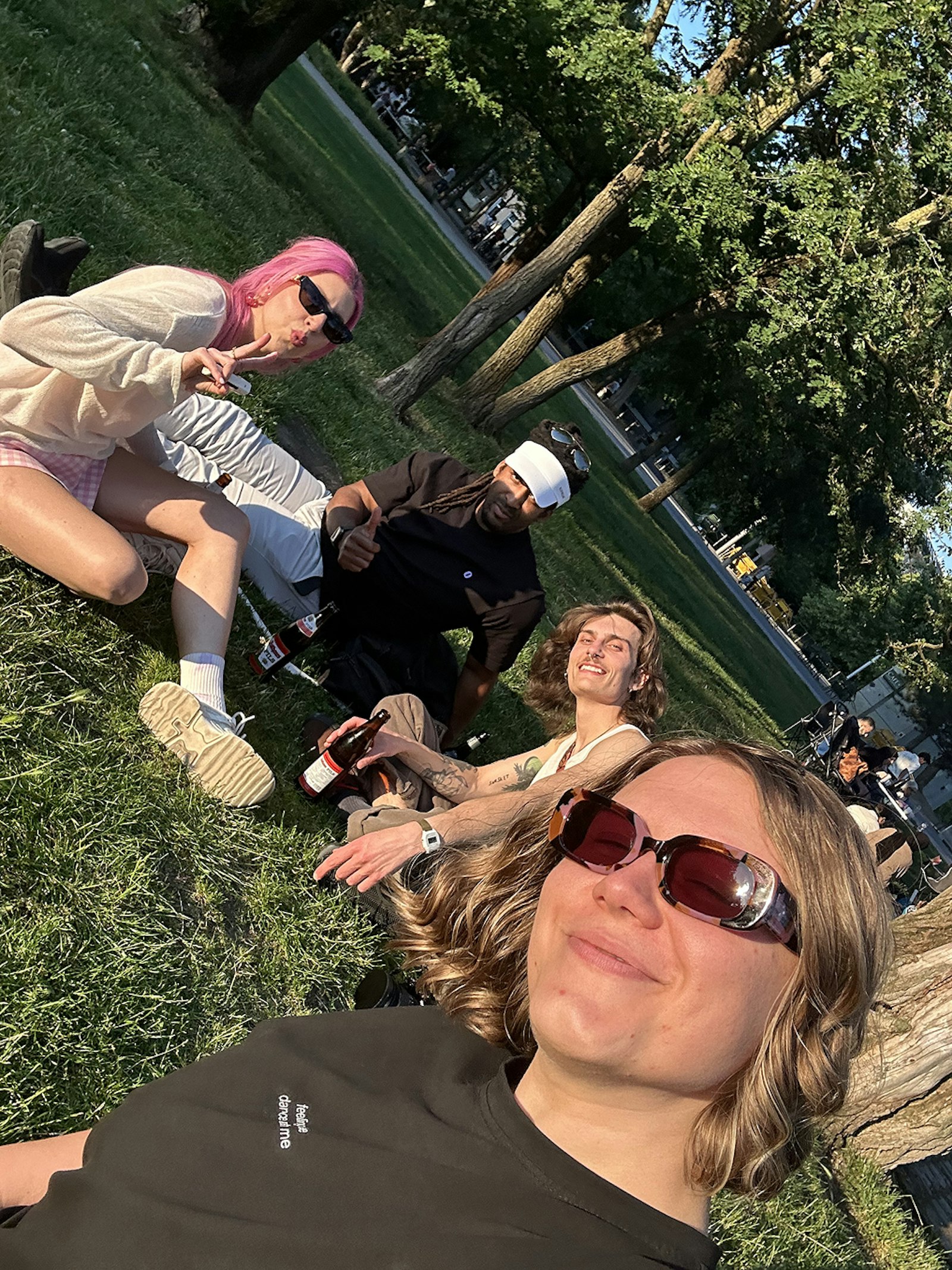 Overnice team members in the park