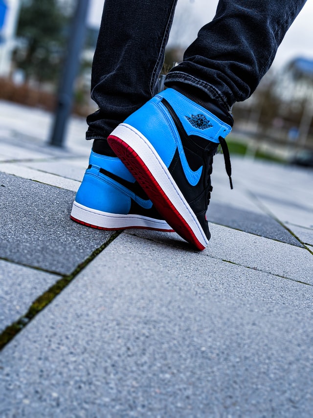 Nike Classic AR2