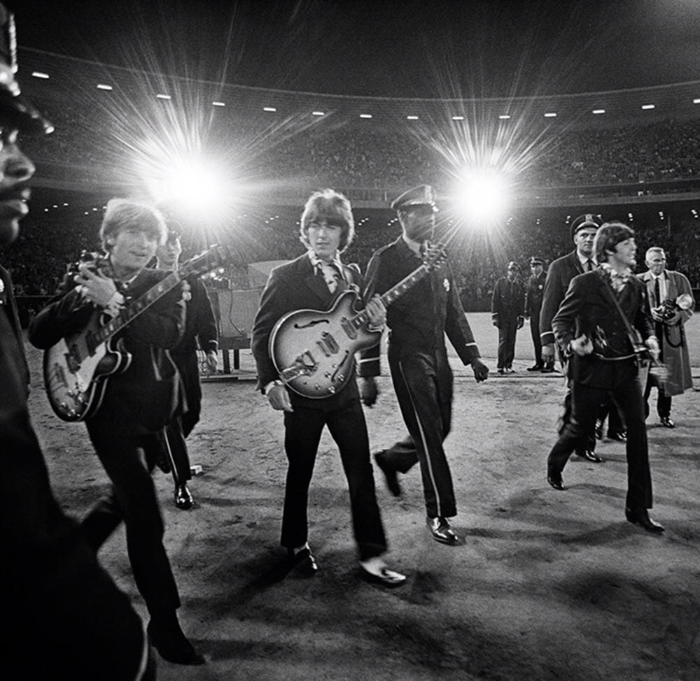 Le 29 août 1966, les Beatles se produisent pour la dernière fois sur une scène publique au Candlestick Park, à San Francisco.