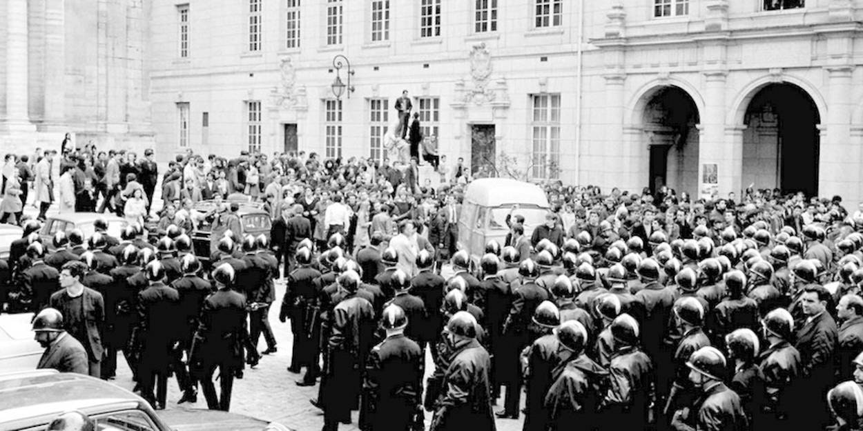 Le 3 mai 1968, une centaine d'étudiants occupent la Sorbonne.