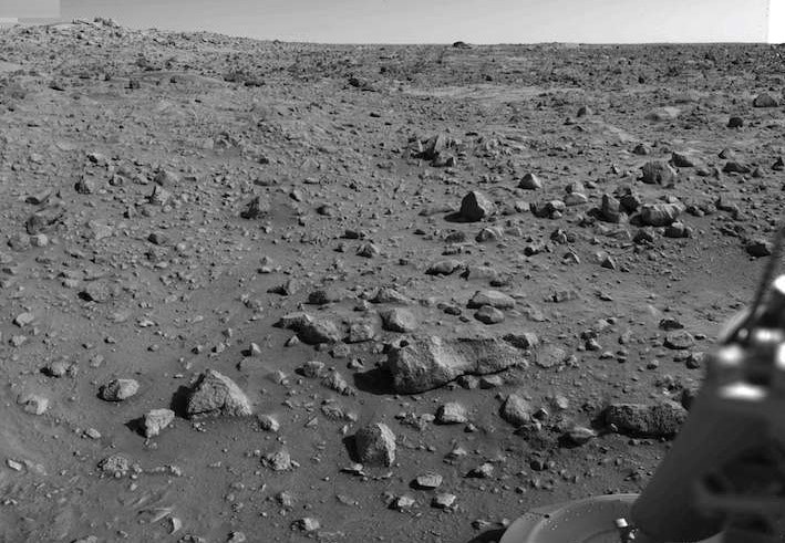 Viking 1 lands on Mars on July 20, 1976