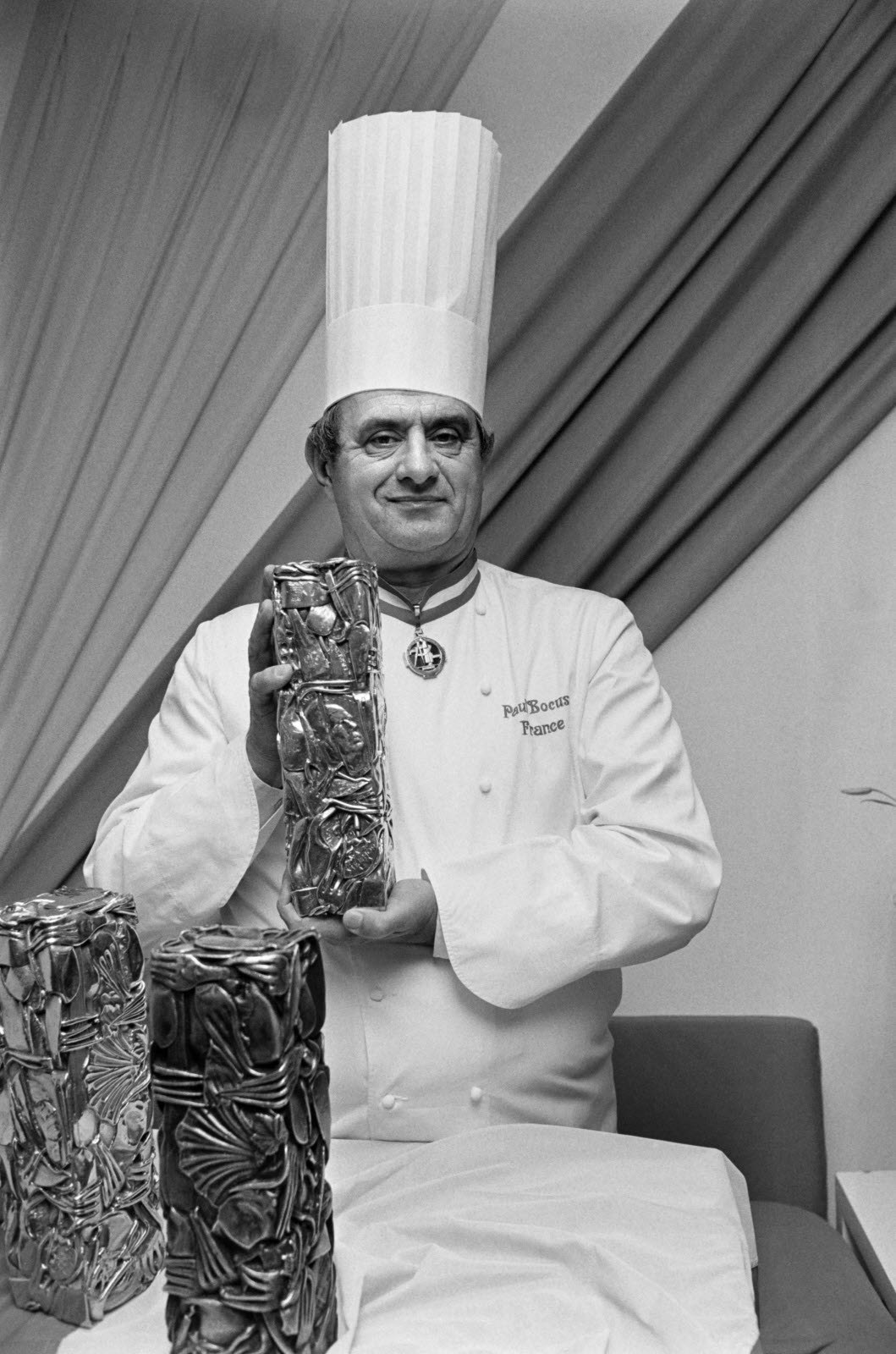Création et lancement de la première édition du concours international de cuisine Bocuse d'Or en janvier 1987 par Paul Bocuse.