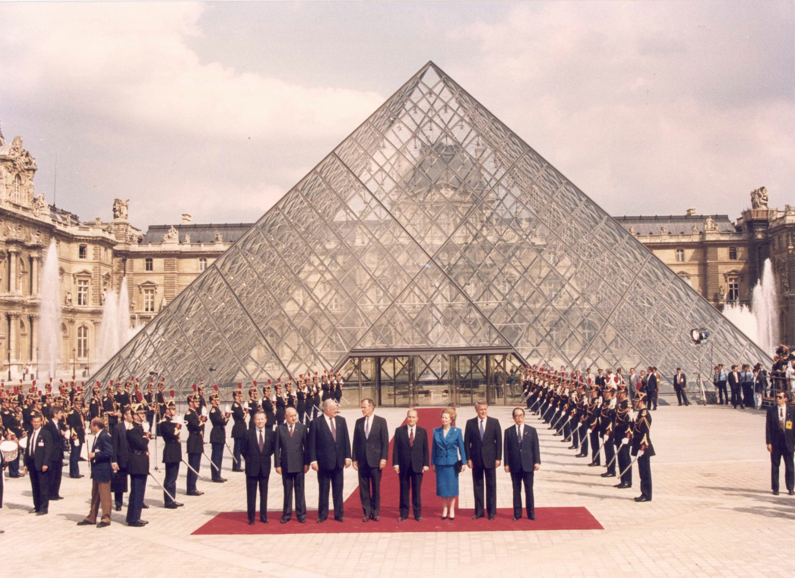 Inauguration on March 4, 1988 by François Mitterand of the Louvre Pyramid