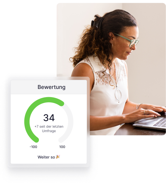 Mitarbeitbewertungen mit Factorial Ein Frau an einem Laptop. Daneben eine Übersicht ihrer Leistungsbewertung