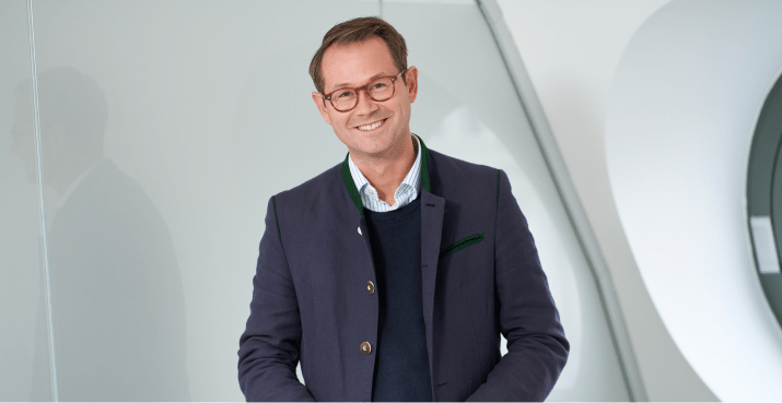 Prof. Dr. Michael Fuhlrott führt ein Webinar mit Factorial durch Prof. Dr. Michael Fuhlrott führt ein Webinar mit Factorial zum Thema Arbeitszeiterfassung durch