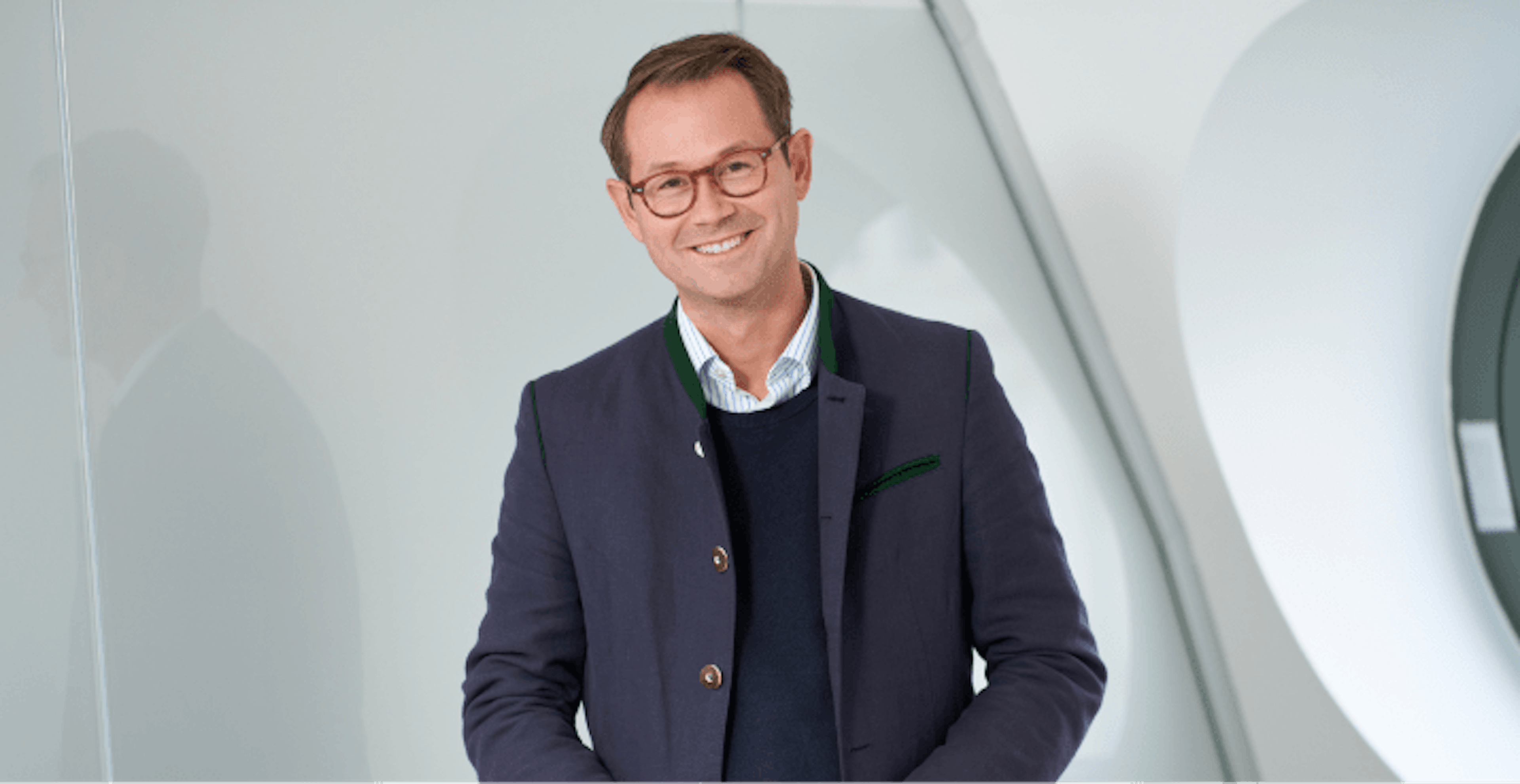 Prof. Dr. Michael Fuhlrott führt ein Webinar mit Factorial zum Thema Arbeitszeiterfassung durch