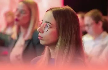 Crecimiento People Facts Crecimiento People Facts