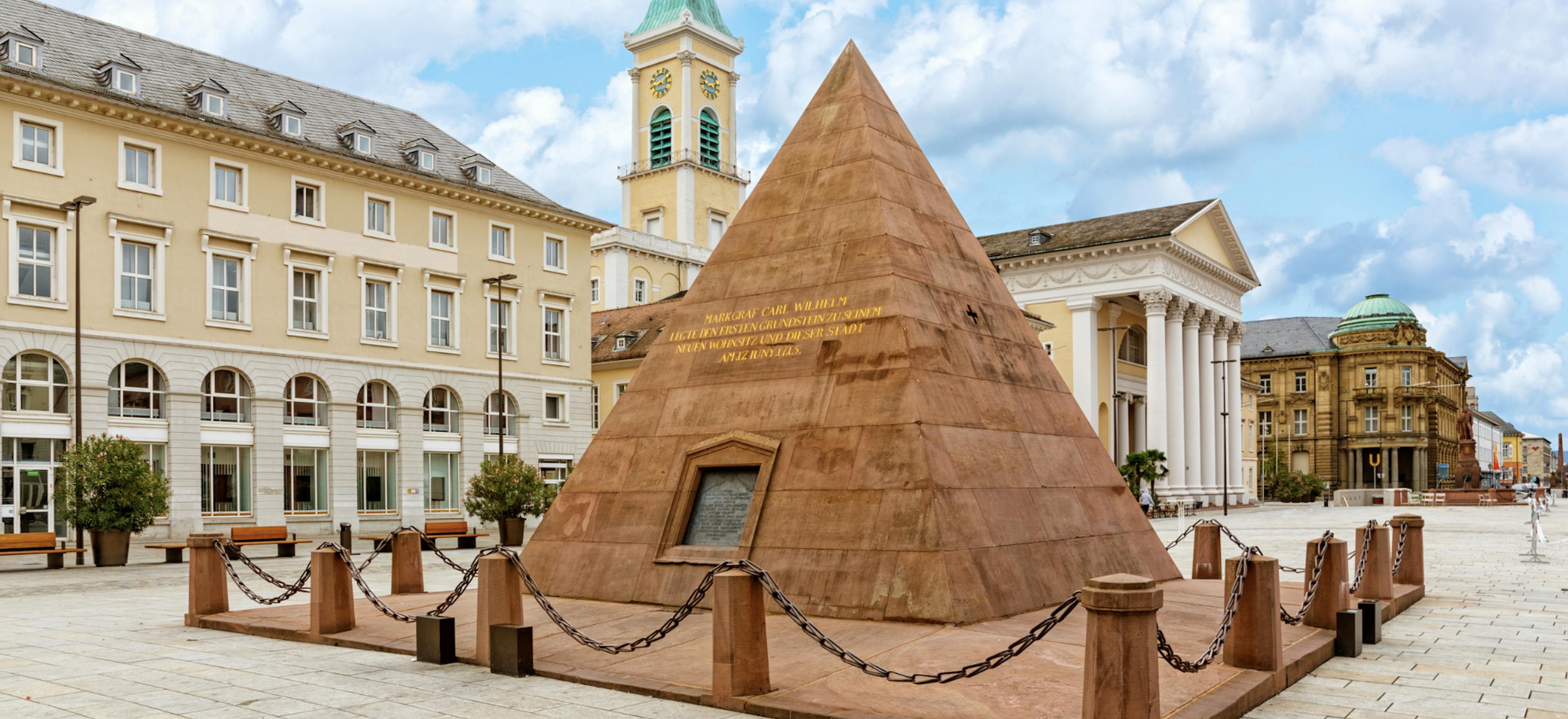 Karlsruhe - aus Träumen gebaut. Ein Spaziergang durch die Fächerstadt.