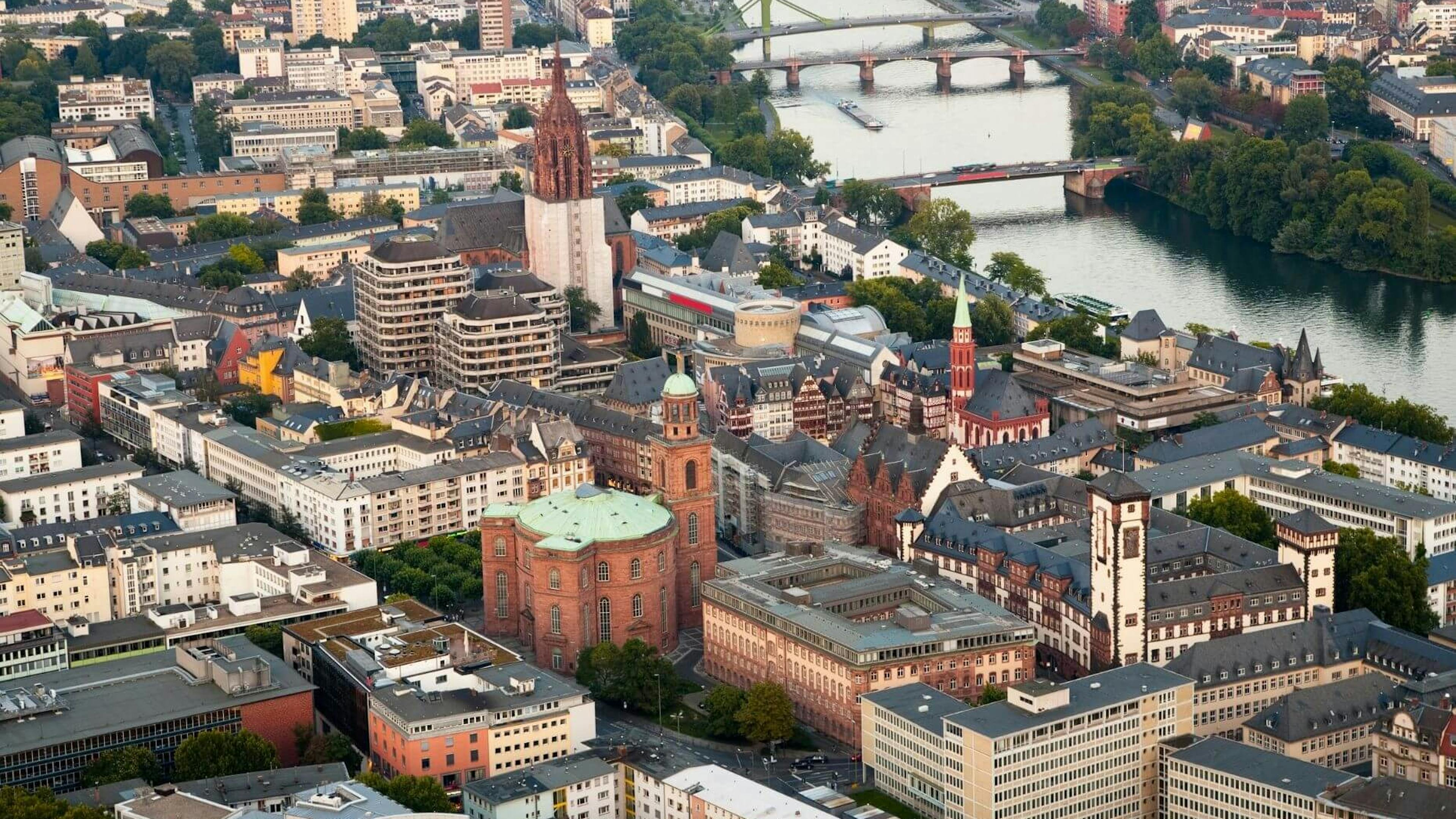 Offenbach am Main entdecken: Vielfalt zwischen Industrie & Idylle