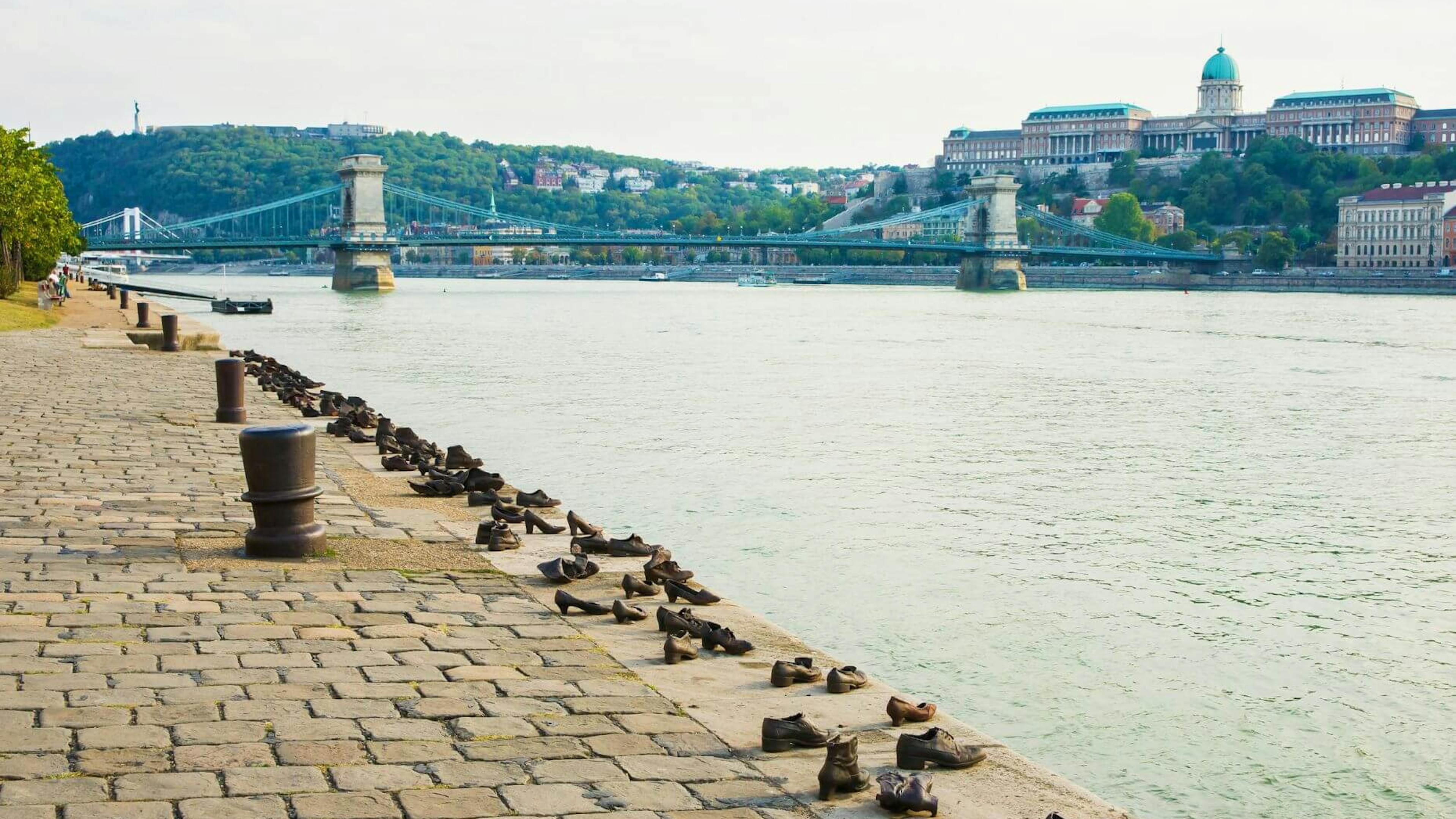 Schuhe am Donauufer-Denkmal